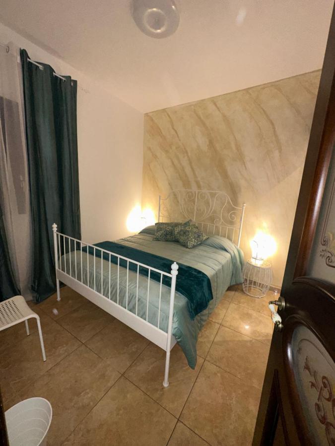 B&B Wanderlust คาตาเนีย ภายนอก รูปภาพ